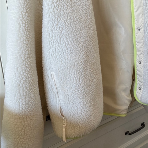 Fabletics Jacket size M - Picture 6 of 7